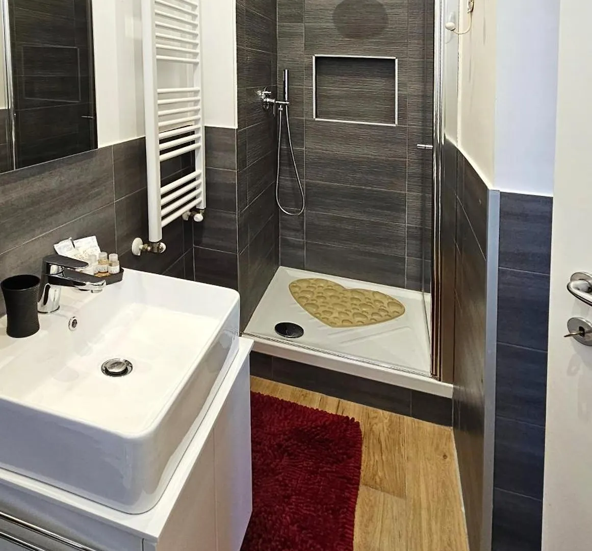 Romantika Guest House Rome