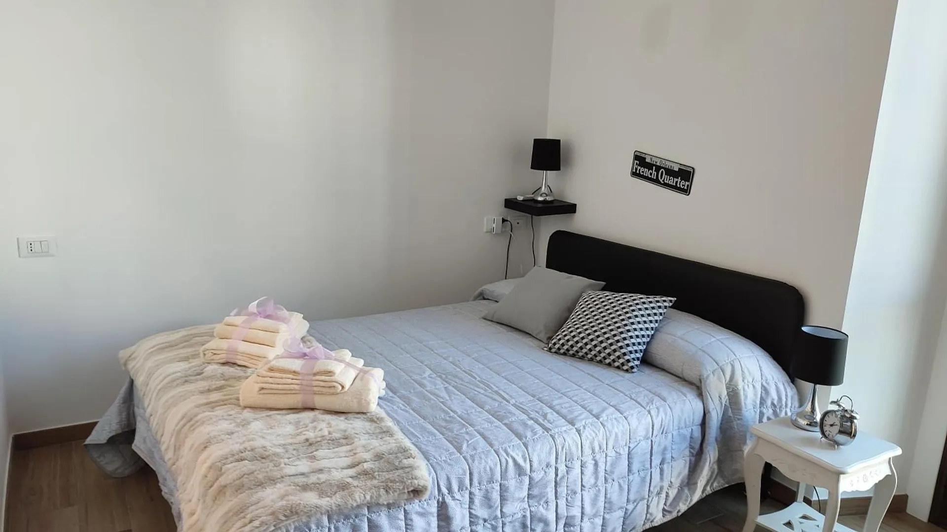 Romantika Guest House 0*, Rome Italy